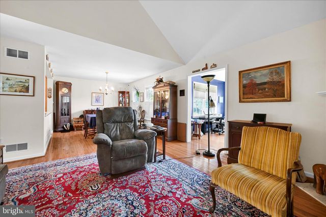 13 SPRING HILL LN, Mountville, PA 17554