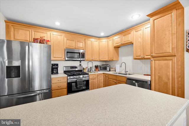 13 SPRING HILL LN, Mountville, PA 17554