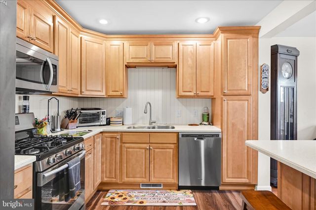 13 SPRING HILL LN, Mountville, PA 17554