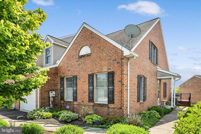 13 SPRING HILL LN, Mountville, PA 17554