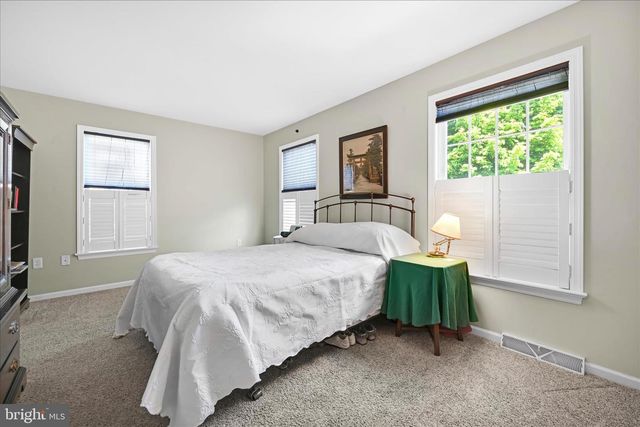 13 SPRING HILL LN, Mountville, PA 17554