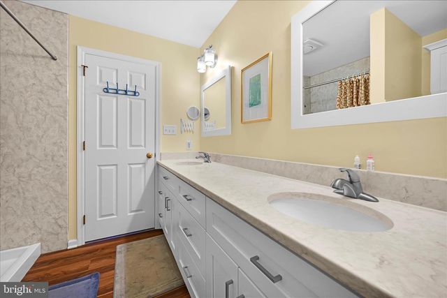 13 SPRING HILL LN, Mountville, PA 17554