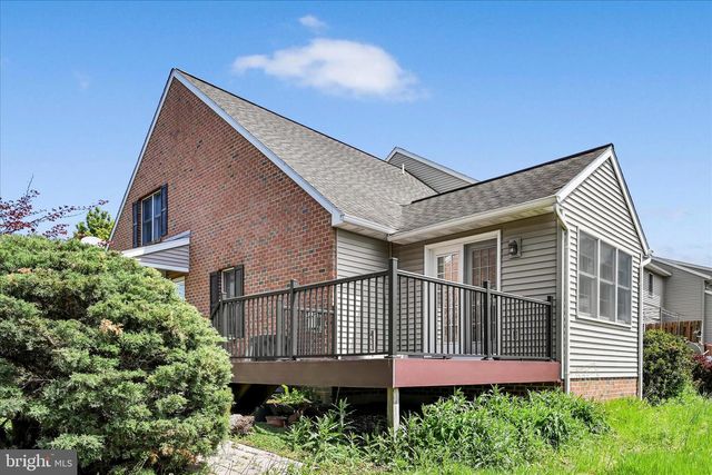 13 SPRING HILL LN, Mountville, PA 17554