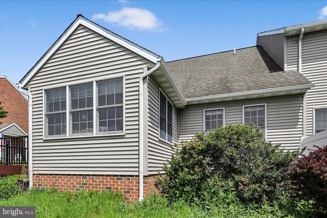 13 SPRING HILL LN, Mountville, PA 17554