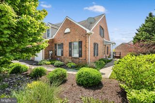 13 SPRING HILL LN, Mountville, PA 17554