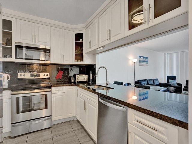 3725 S Ocean Drive 520, Hollywood, FL 33019