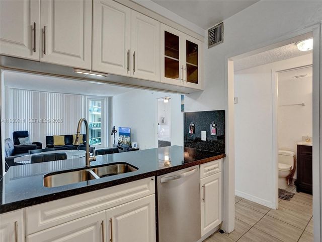 3725 S Ocean Drive 520, Hollywood, FL 33019