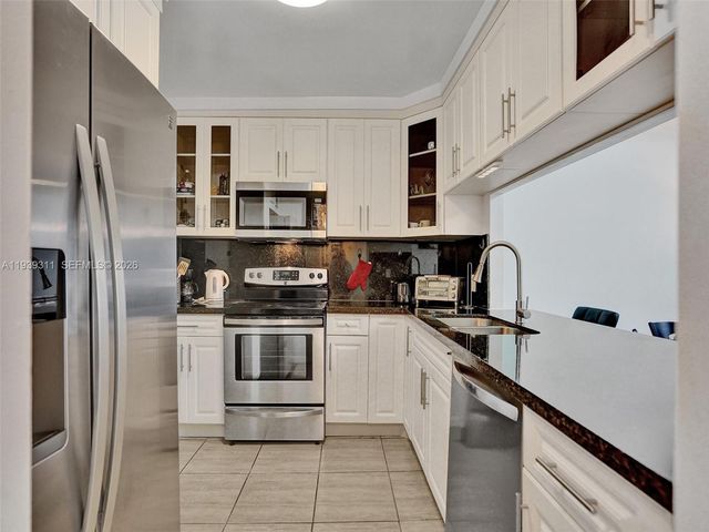3725 S Ocean Drive 520, Hollywood, FL 33019