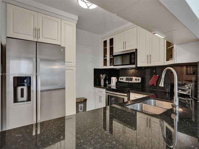 3725 S Ocean Drive 520, Hollywood, FL 33019