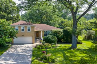 1341 Carlisle Place, Deerfield, IL 60015