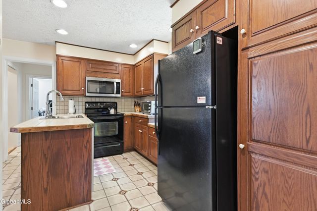 287 Thais Road, Sand Lake, NY 12018