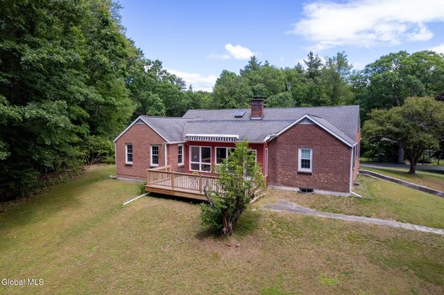 287 Thais Road, Sand Lake, NY 12018