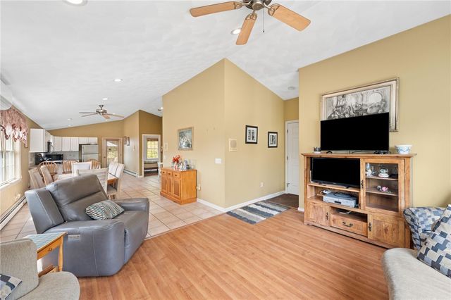 43 Royal Avenue, Cranston, RI 02920