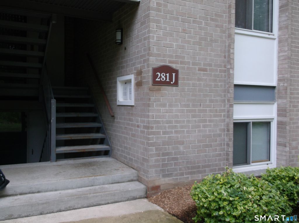281 Gardner Avenue J4, New London, CT 06320