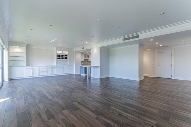 2929 Buffalo Speedway A404, Houston, TX 77098