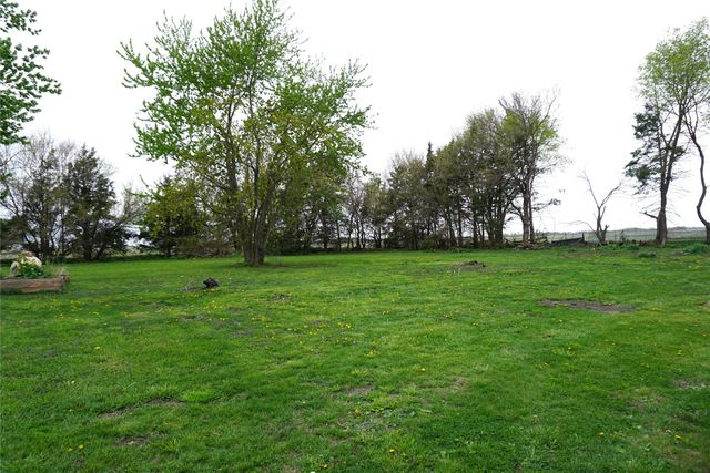 1755 280th Street, Winterset, IA 50273