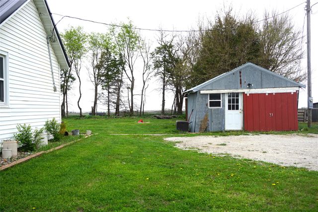 1755 280th Street, Winterset, IA 50273
