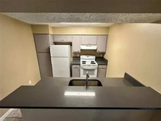 4607 E 12th ST 1, Austin, TX 78721