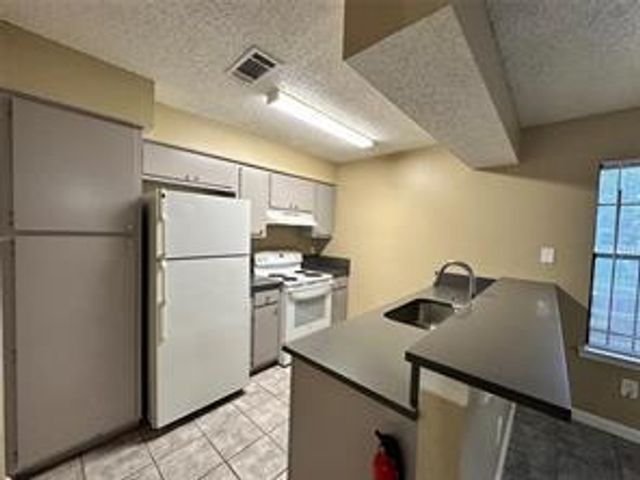 4607 E 12th ST 1, Austin, TX 78721