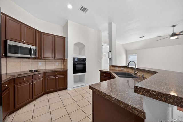 1115 Willow Knoll, San Antonio, TX 78258