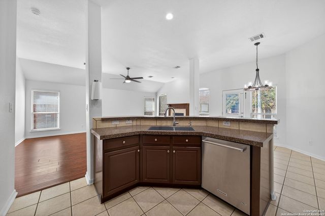 1115 Willow Knoll, San Antonio, TX 78258