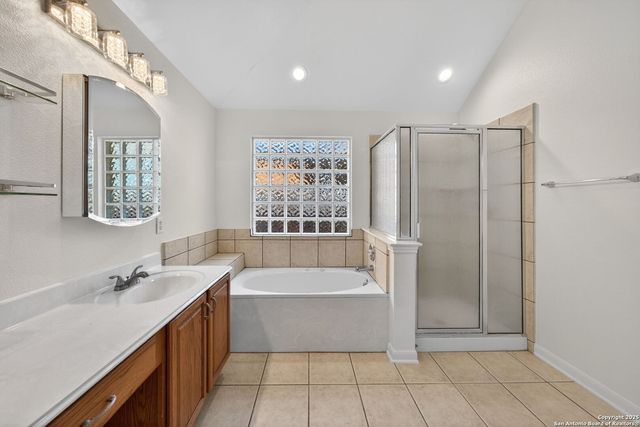 1115 Willow Knoll, San Antonio, TX 78258