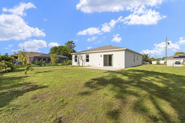 1334 SW Kapok Avenue, Port St Lucie, FL 34953