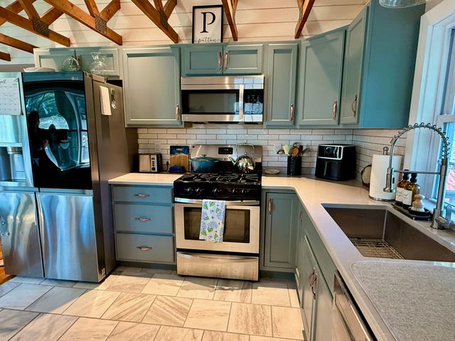 72 Handy Road, Pocasset, MA 02559