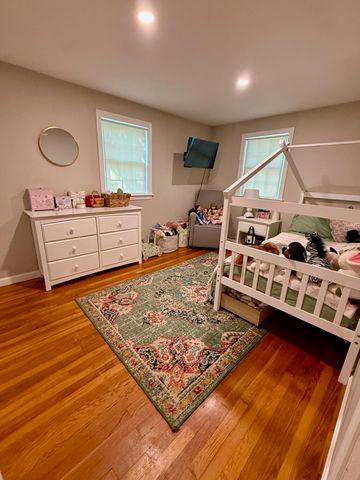 72 Handy Road, Pocasset, MA 02559