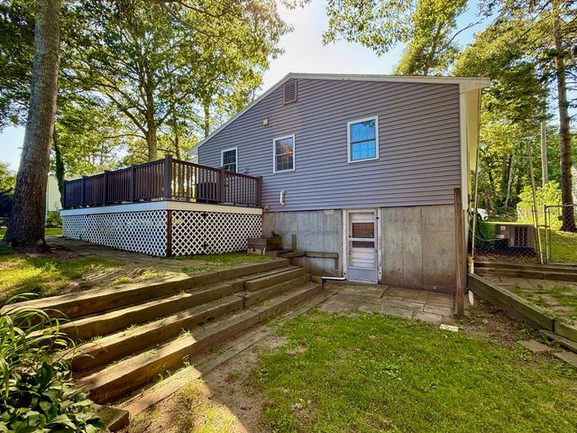 72 Handy Road, Pocasset, MA 02559