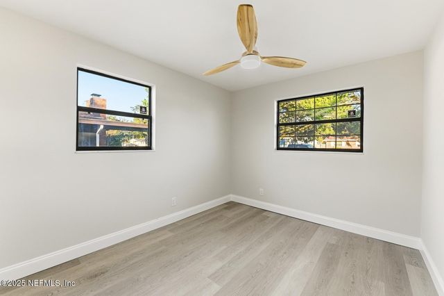 3042 SKIPPER Lane, Jacksonville, FL 32216