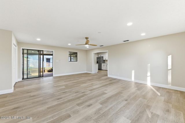 3042 SKIPPER Lane, Jacksonville, FL 32216
