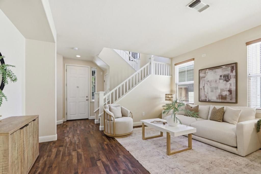 Image 10 of property listing at 657 Woodland Terrace, San Jose, CA 95112