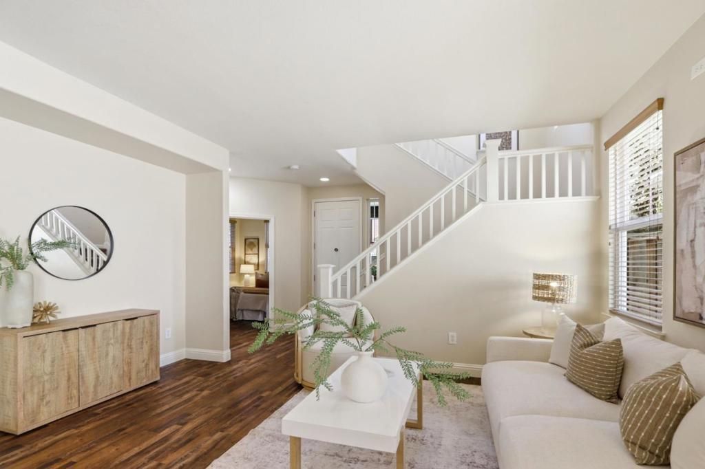 Image 11 of property listing at 657 Woodland Terrace, San Jose, CA 95112