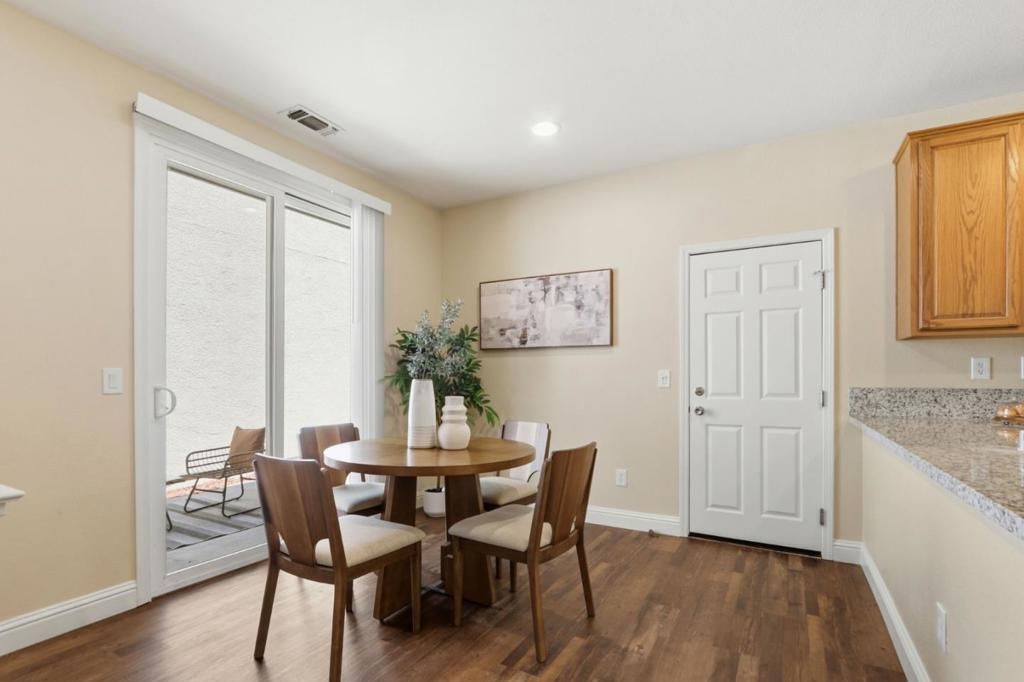 Image 15 of property listing at 657 Woodland Terrace, San Jose, CA 95112