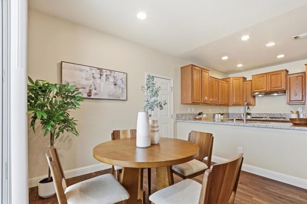 Image 16 of property listing at 657 Woodland Terrace, San Jose, CA 95112