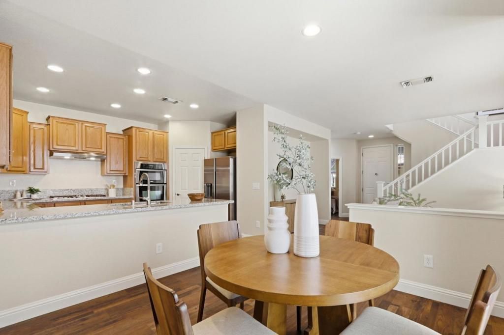 Image 17 of property listing at 657 Woodland Terrace, San Jose, CA 95112