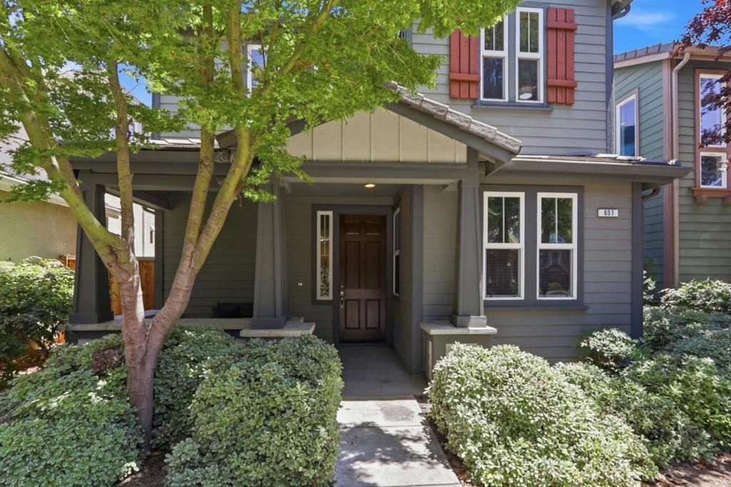 Image 3 of property listing at 657 Woodland Terrace, San Jose, CA 95112