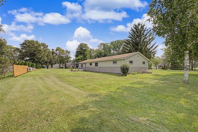7676 Southmoor Drive, Monroe, MI 48161