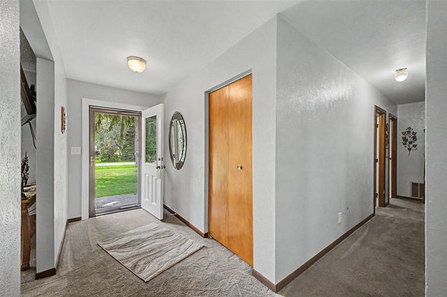 7676 Southmoor Drive, Monroe, MI 48161