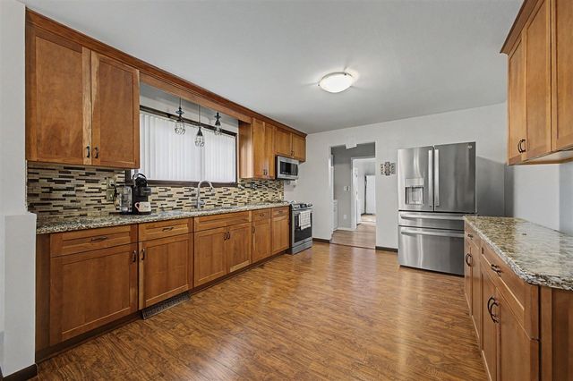7676 Southmoor Drive, Monroe, MI 48161