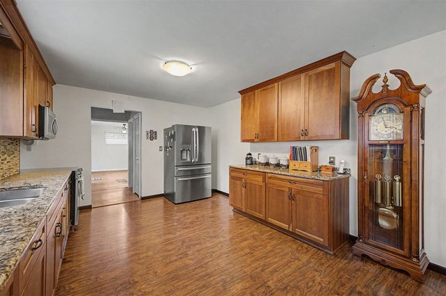 7676 Southmoor Drive, Monroe, MI 48161
