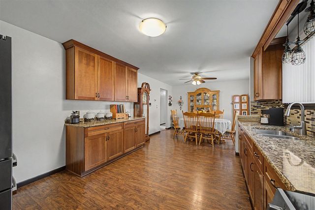 7676 Southmoor Drive, Monroe, MI 48161