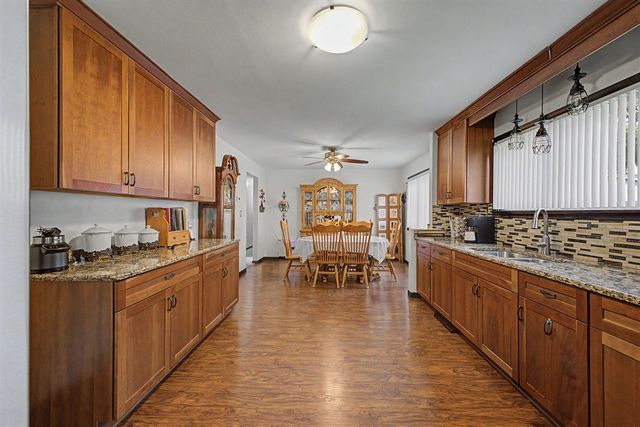 7676 Southmoor Drive, Monroe, MI 48161