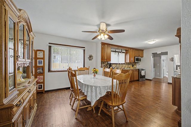 7676 Southmoor Drive, Monroe, MI 48161