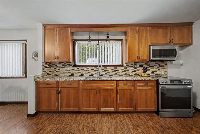 7676 Southmoor Drive, Monroe, MI 48161