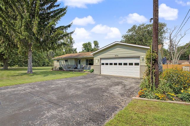 7676 Southmoor Drive, Monroe, MI 48161