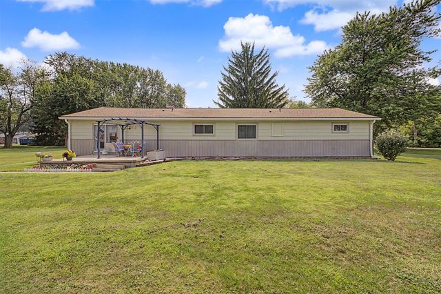 7676 Southmoor Drive, Monroe, MI 48161