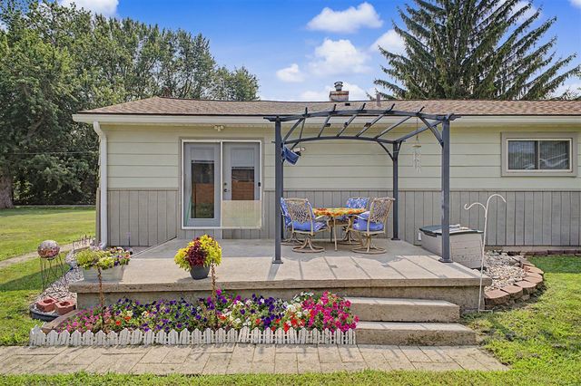 7676 Southmoor Drive, Monroe, MI 48161