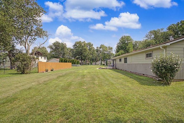 7676 Southmoor Drive, Monroe, MI 48161